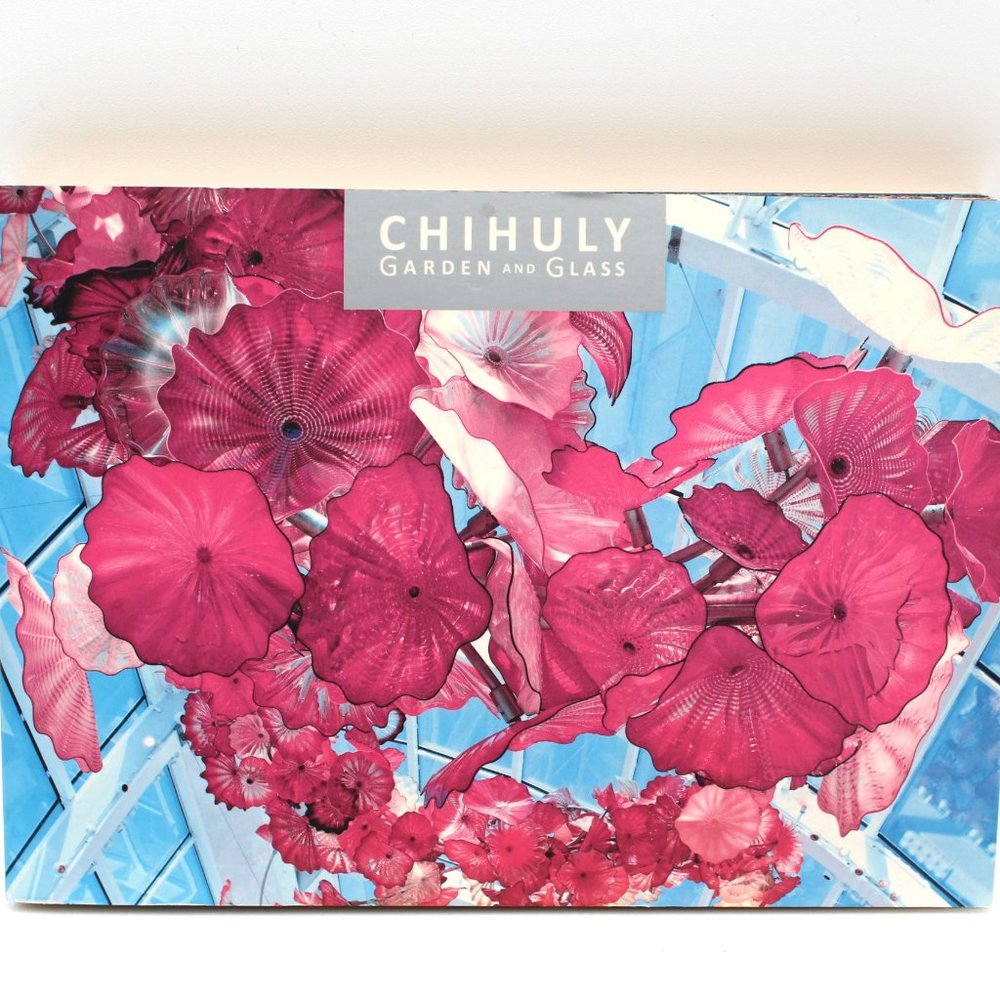 Chihuly Garden and Glass Book With 32 Full Color Post Card ~ Brand New 2016
